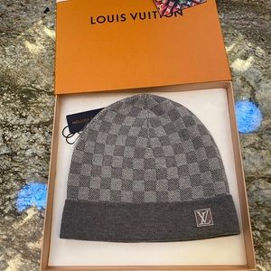 Louis Vuitton petit damier hat beanie